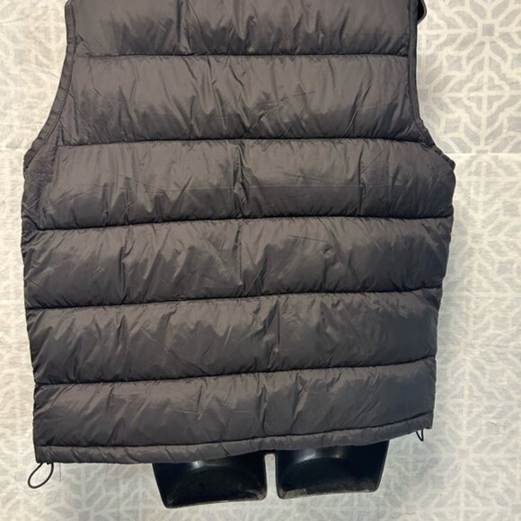 Reversible Black and Pink Puffer Vest - Picture 3 of 6